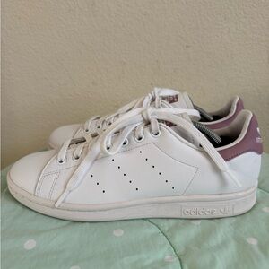 Adidas Stan Smith White and Purple Athletic Shoes Womens size 8.5